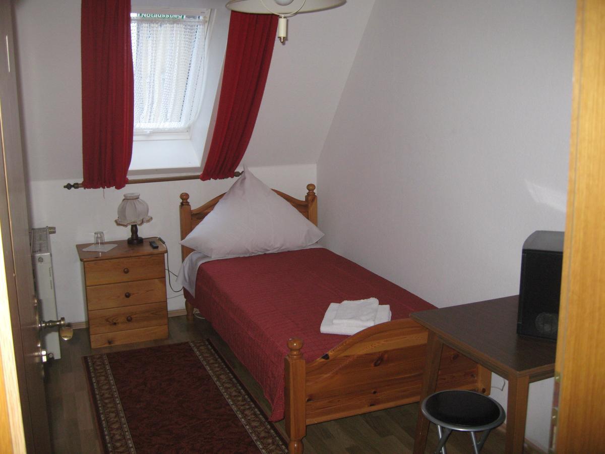 Syrtaki Bei Nikos Hotel Schopfloch Room photo